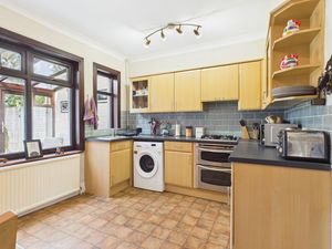 Kitchen- click for photo gallery